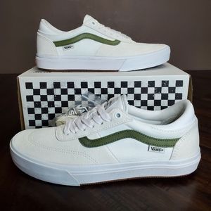 Vans Gilbert Crockett True White/Green Men Size 8, equivalent to Women Size 9.5